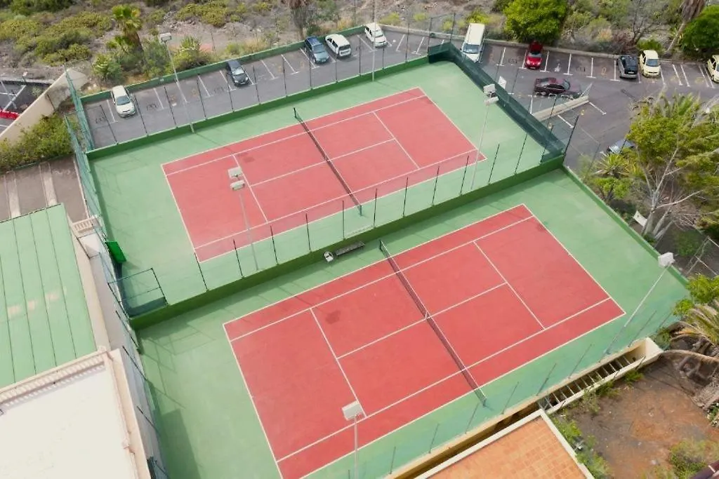 Skyline View Apartment - Free Private Parking Including & Guest Bonus 阿德耶
