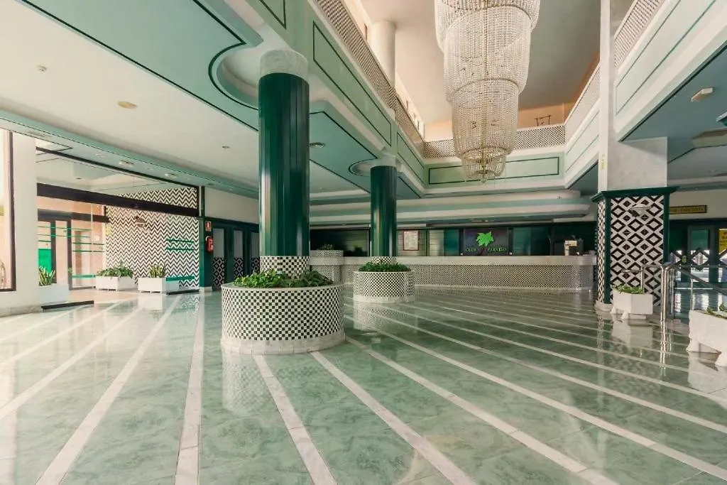 Skyline View Apartment - Free Private Parking Including & Guest Bonus 阿德耶